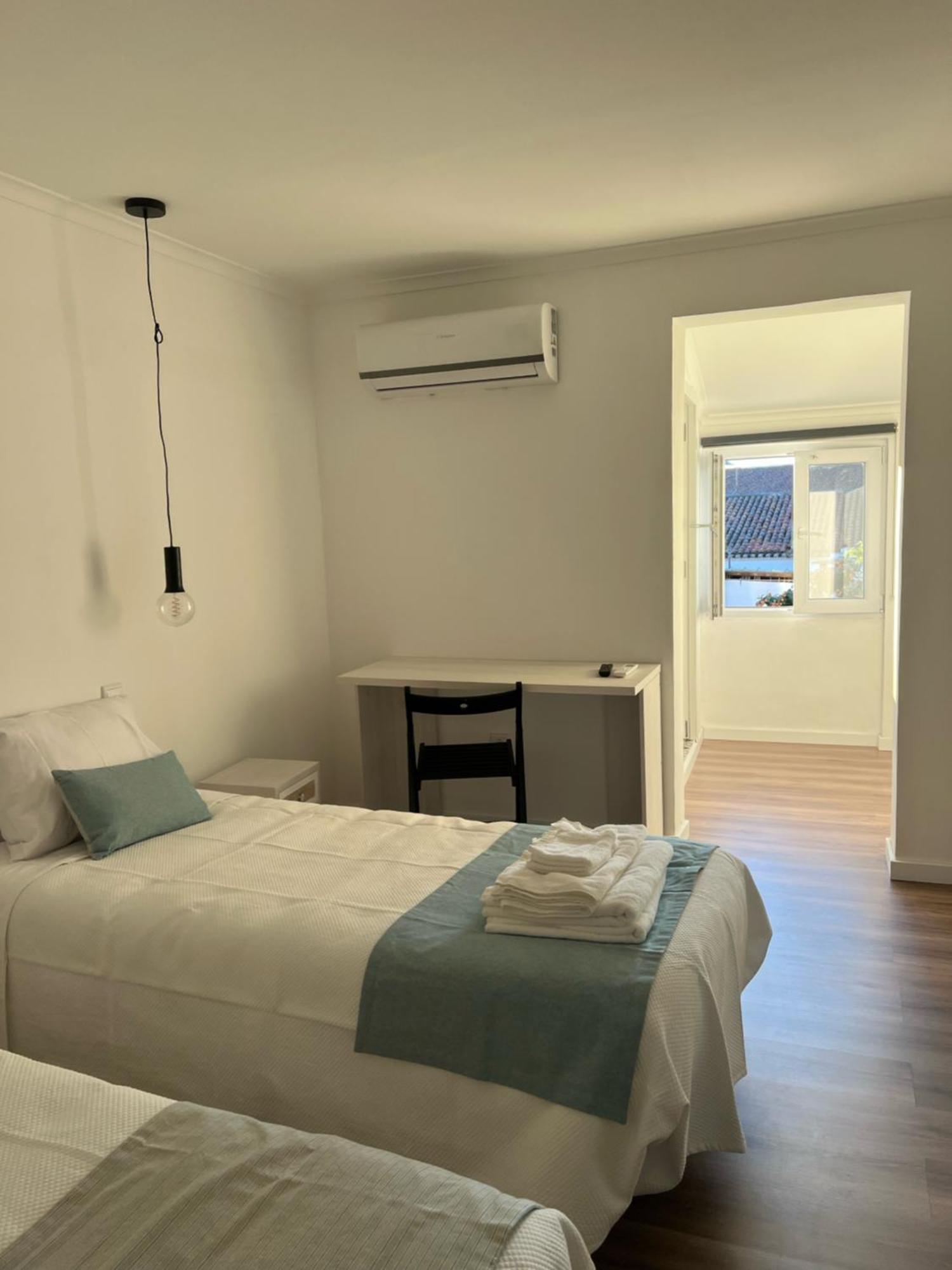Al44 Hostel Беха Екстериор снимка